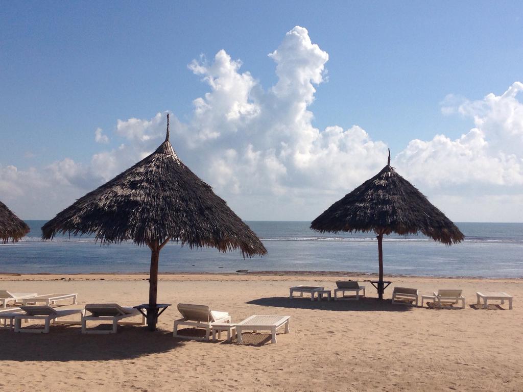 Kola Beach Resort Mambrui ภายนอก รูปภาพ